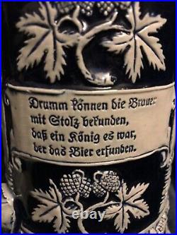German Stoneware Beer Krug Stein Gambrinus King of Beers Crown Lid 0.75L 11.75